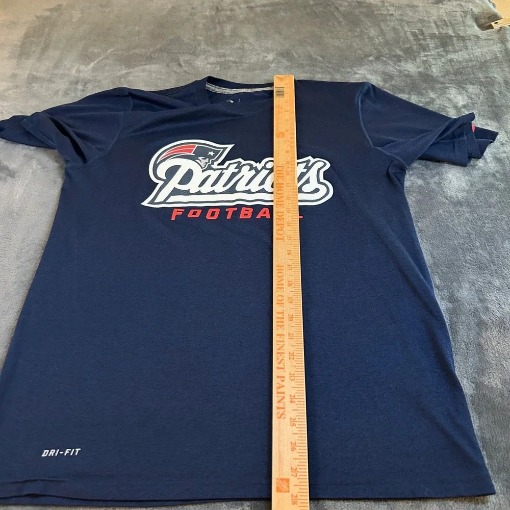Nike Dri-FIT New England Patriots T-Shirt On Field Apparel Tee Shirt Mens Medium
